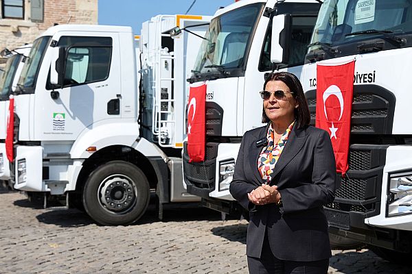Foça Belediyesi Araç Filosunu Güçlendirdi