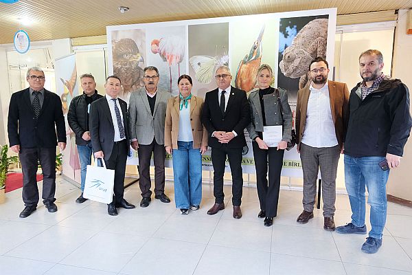 Foça’nın Yaban Hayatı ve Gediz Deltası Kuş Karikatürleri Sergisi ile Yarışma Ödülleri Foça’da Sahiplerini Buldu